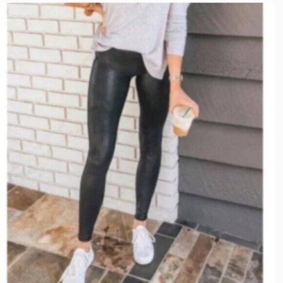 Spanx Faux Leather Black Metallic Legging size Small - Picture 1 of 9